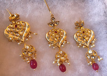 Load image into Gallery viewer, REENA KUNDAN SET