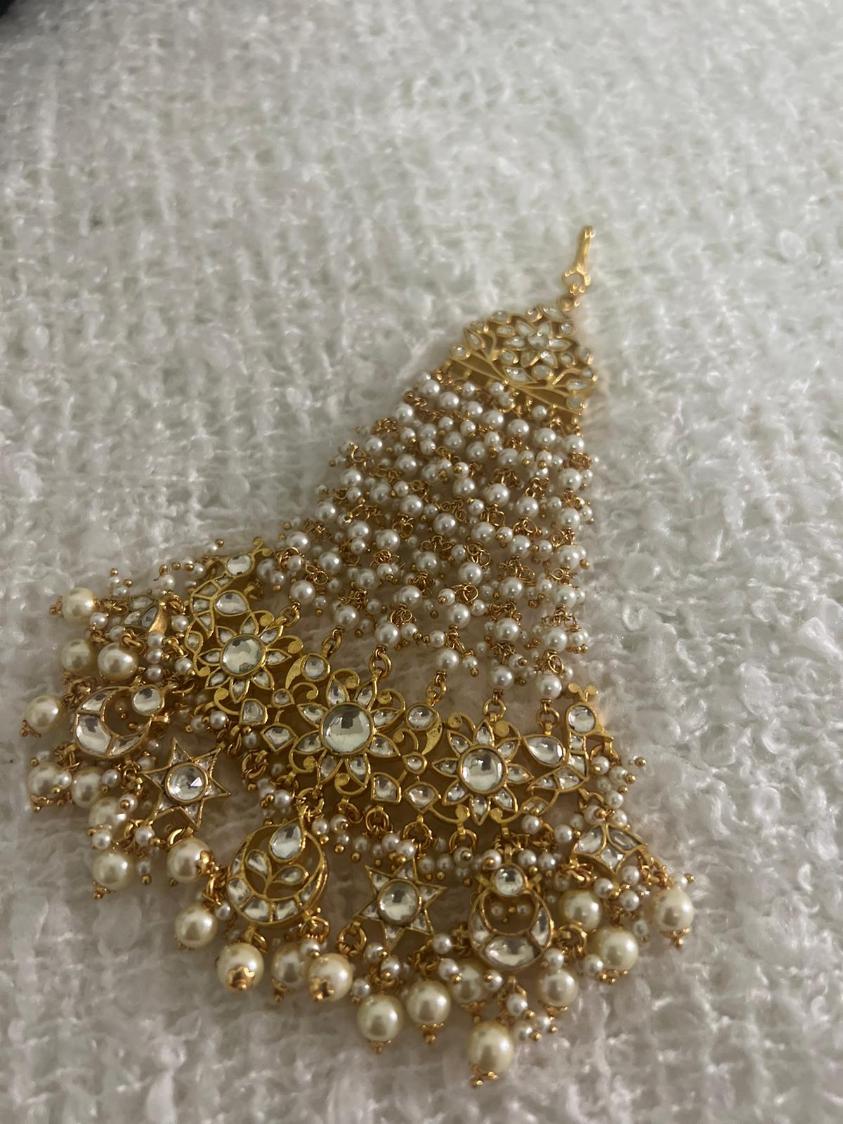 HEAD PIECES – Tagged 