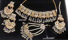 Load image into Gallery viewer, Veera stud choker
