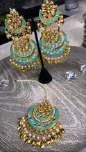 Load image into Gallery viewer, Aaliya Kundan Earrings
