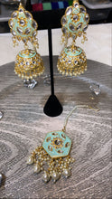 Load image into Gallery viewer, Kimat Kundan Earrings and tikka set
