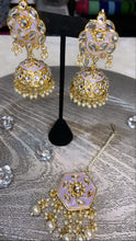 Load image into Gallery viewer, Kimat Kundan Earrings and tikka set
